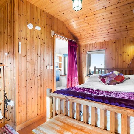 Seaside Log Cabin, Carnaヴィラ エクステリア 写真